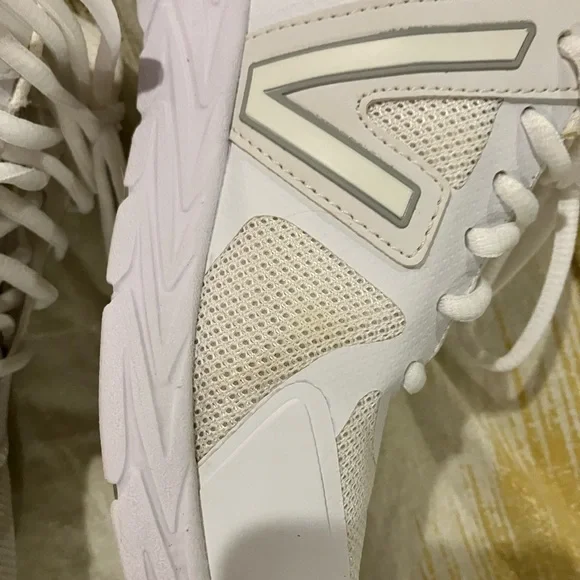 Vionic White Women's Sneakers 8 - Picture 2 of 8